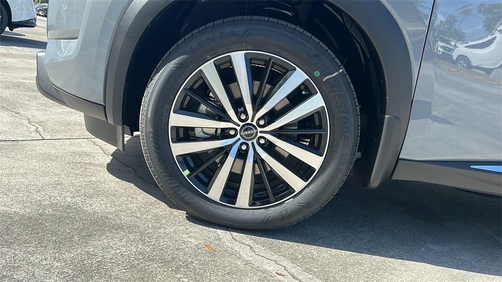 new 2025 Nissan Pathfinder car, priced at $51,828