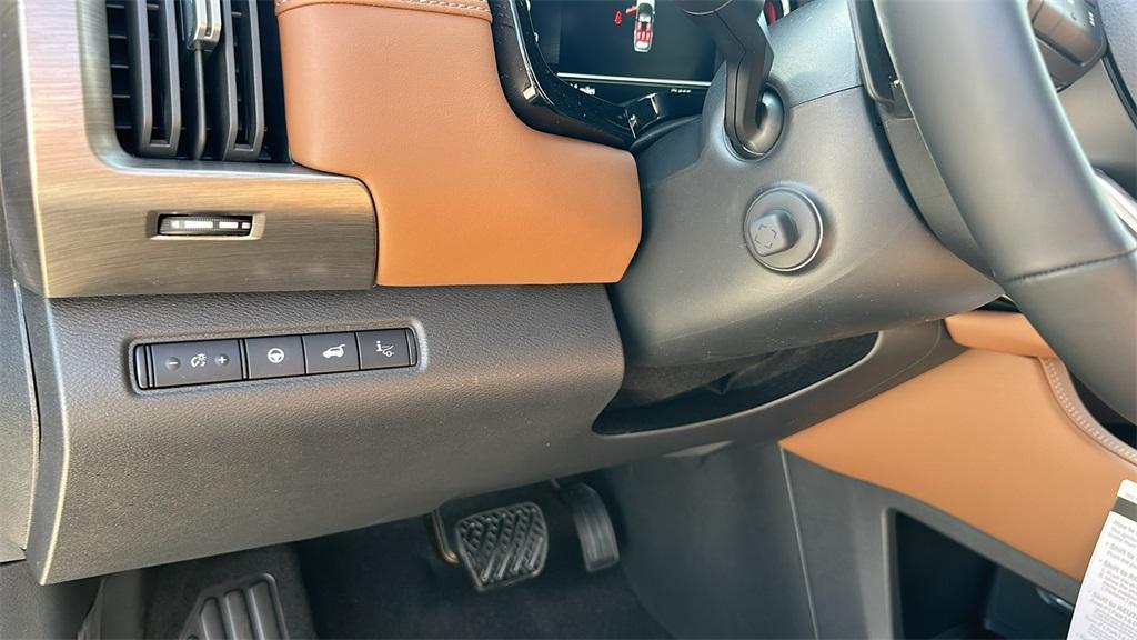 new 2025 Nissan Pathfinder car, priced at $51,828