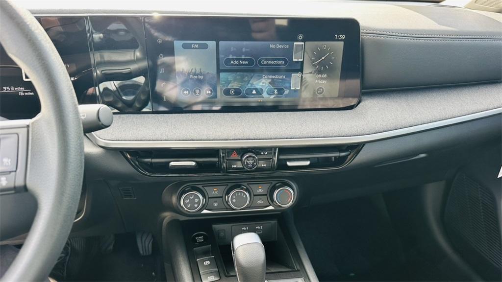 new 2025 Nissan Kicks car, priced at $25,079