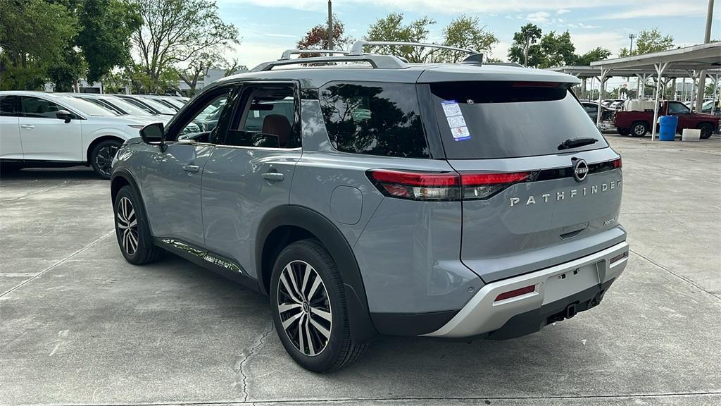 new 2025 Nissan Pathfinder car, priced at $48,972