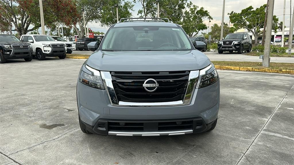 new 2025 Nissan Pathfinder car, priced at $48,972