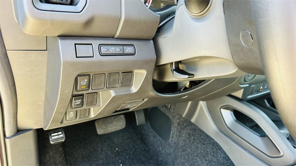 new 2025 Nissan Frontier car, priced at $32,702