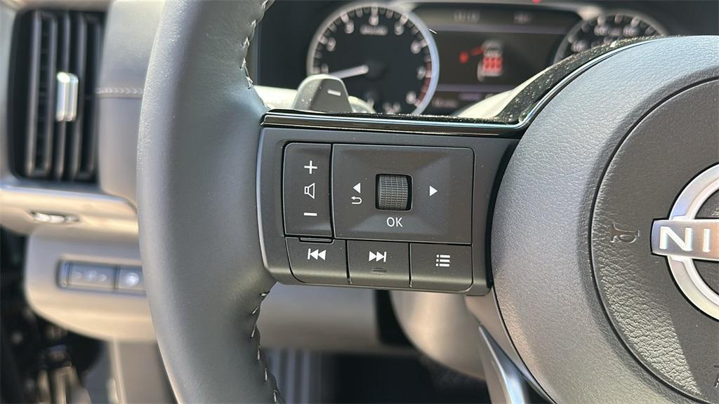 new 2025 Nissan Pathfinder car, priced at $42,028