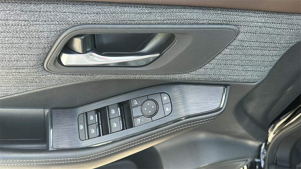used 2023 Nissan Rogue car, priced at $20,995