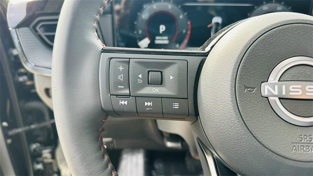 new 2025 Nissan Kicks car, priced at $27,989
