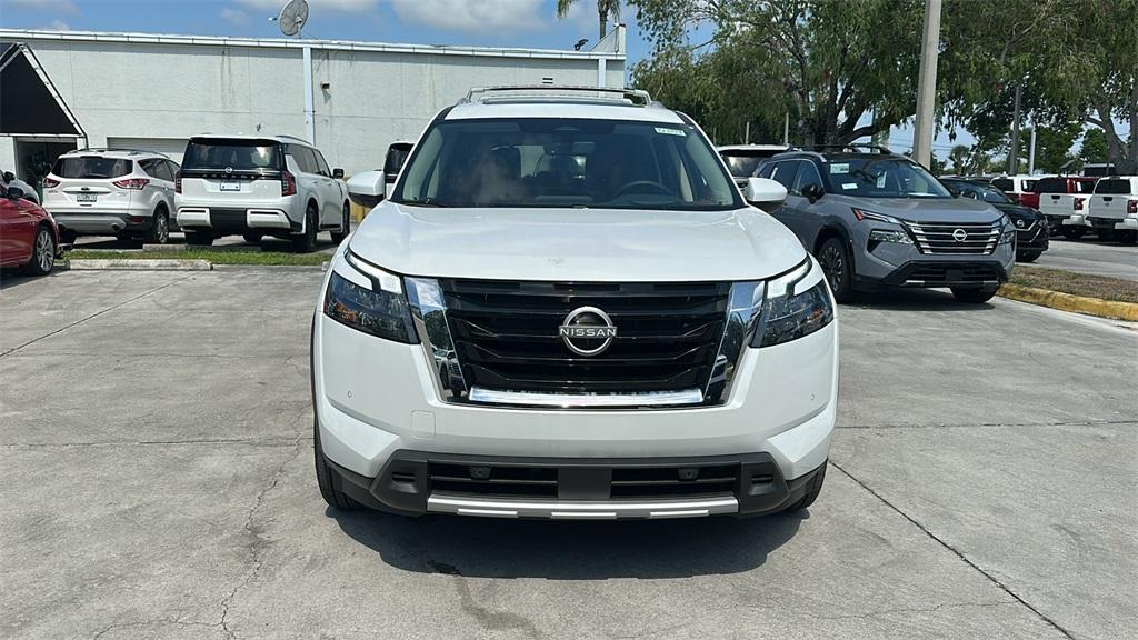 new 2025 Nissan Pathfinder car