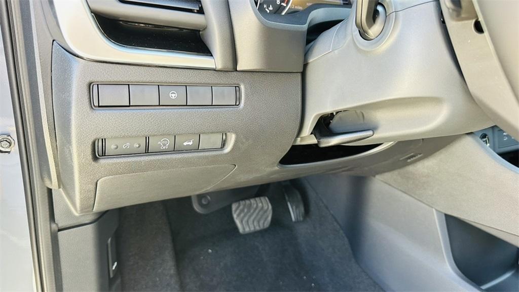 new 2025 Nissan Rogue car, priced at $33,660