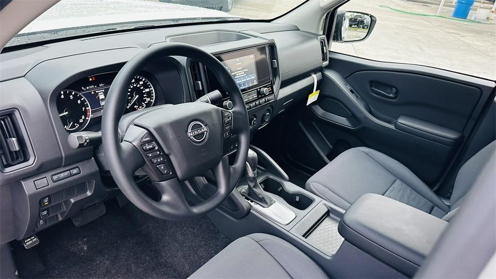 new 2025 Nissan Frontier car