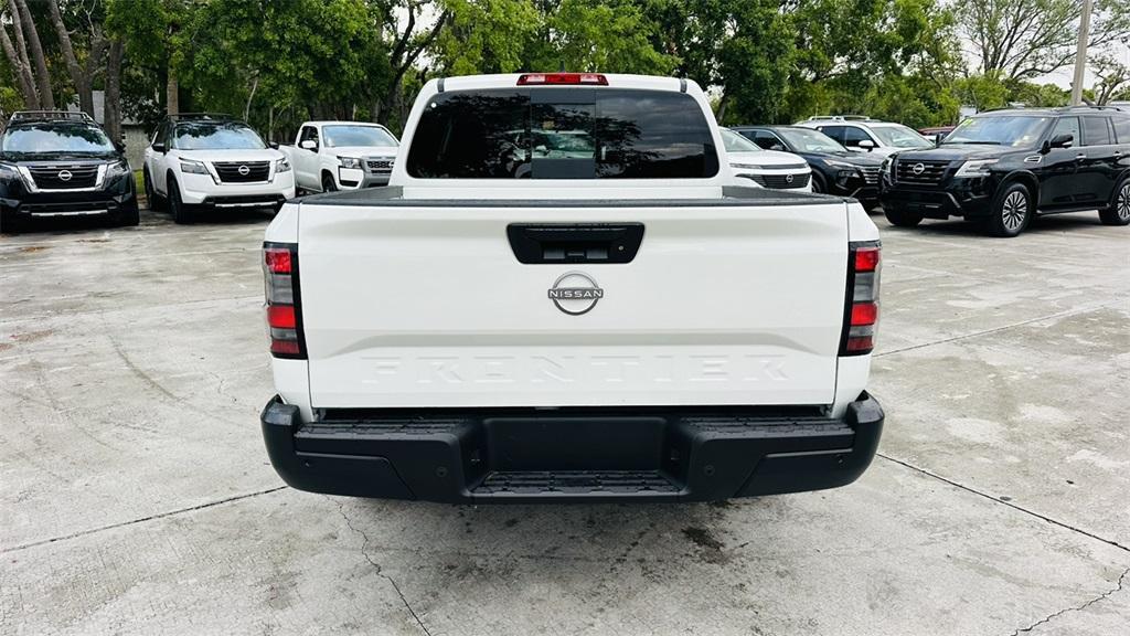 new 2025 Nissan Frontier car