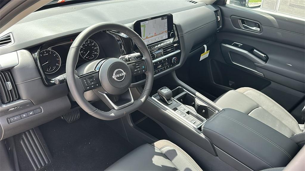 new 2025 Nissan Pathfinder car, priced at $42,121