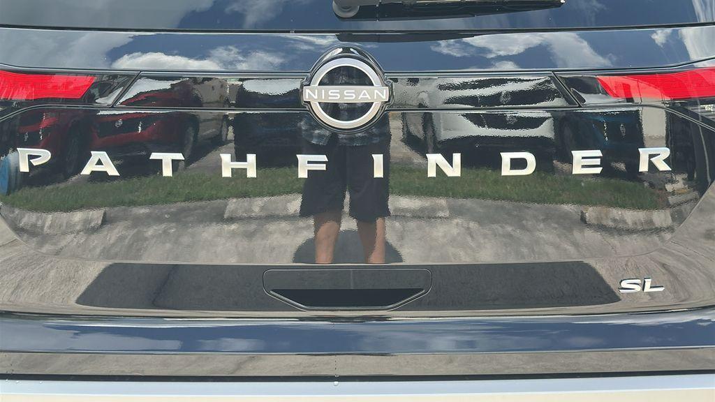 new 2025 Nissan Pathfinder car, priced at $35,921