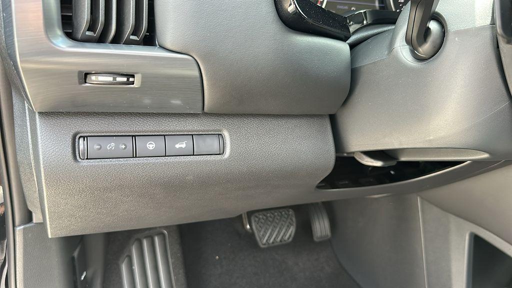 new 2025 Nissan Pathfinder car, priced at $35,921