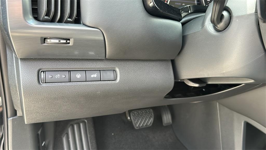 new 2025 Nissan Pathfinder car, priced at $42,121
