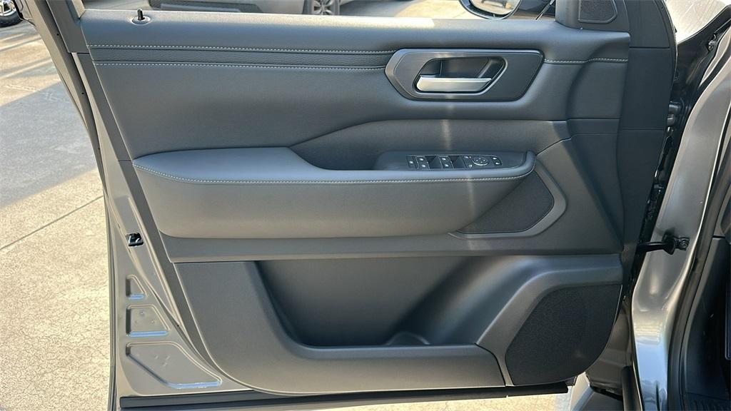 new 2025 Nissan Armada car, priced at $58,706