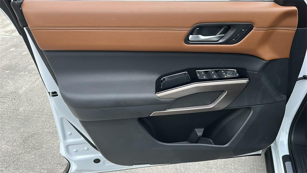 new 2025 Nissan Pathfinder car, priced at $49,896