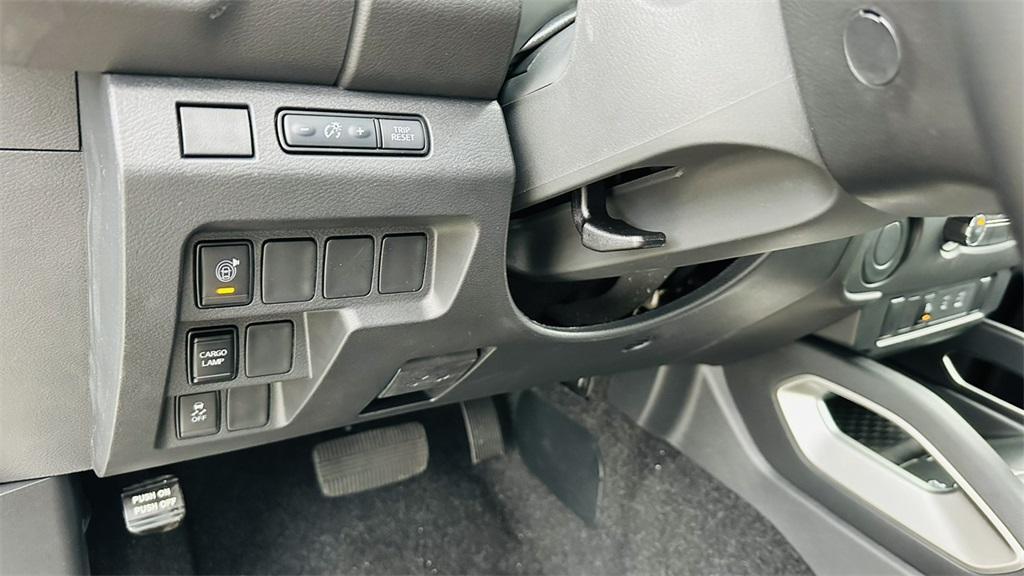 new 2025 Nissan Frontier car, priced at $34,468