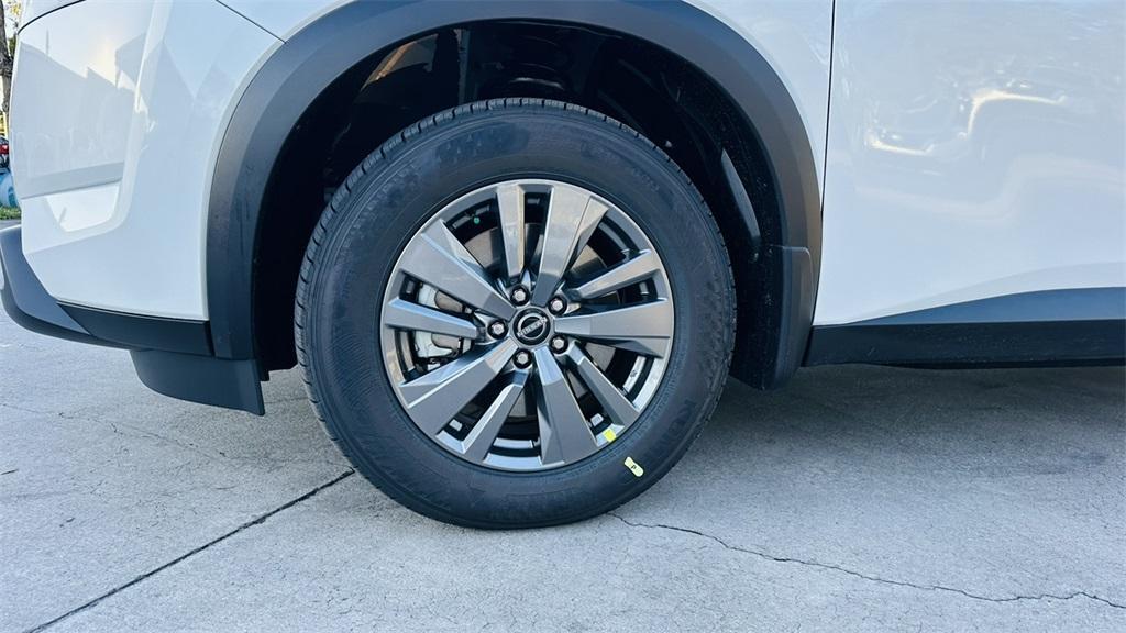 new 2025 Nissan Pathfinder car, priced at $39,970