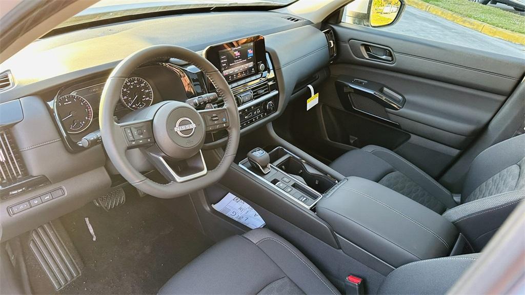 new 2025 Nissan Pathfinder car, priced at $39,970
