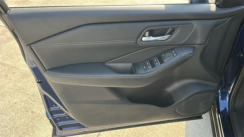 new 2025 Nissan Rogue car, priced at $35,674