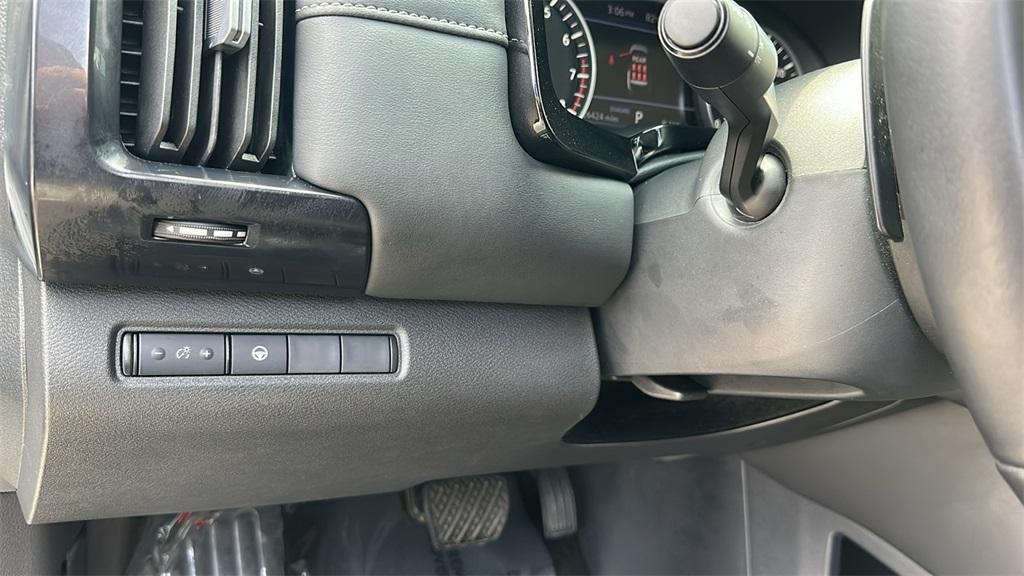 used 2024 Nissan Pathfinder car, priced at $30,500