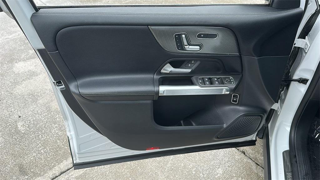 used 2023 Mercedes-Benz GLB 250 car, priced at $30,500