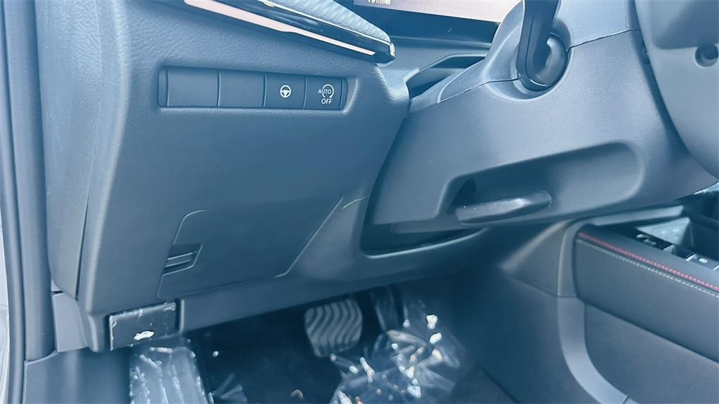 new 2025 Nissan Kicks car, priced at $27,546