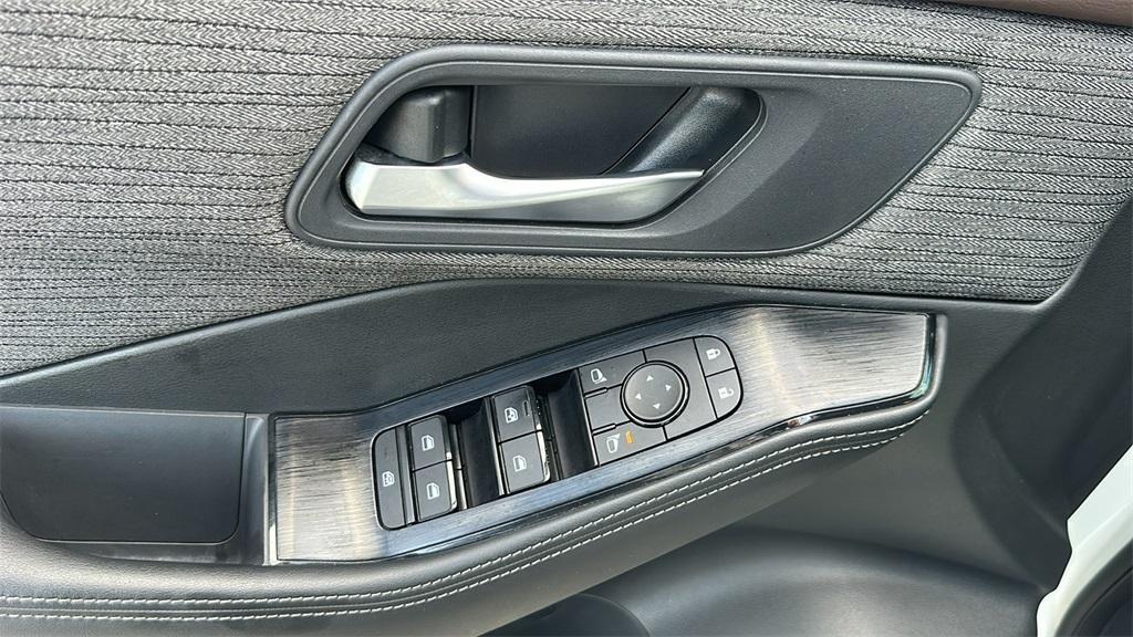 used 2023 Nissan Rogue car, priced at $21,988
