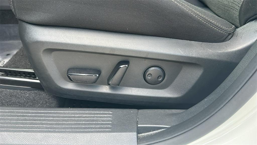 used 2023 Nissan Rogue car, priced at $21,988