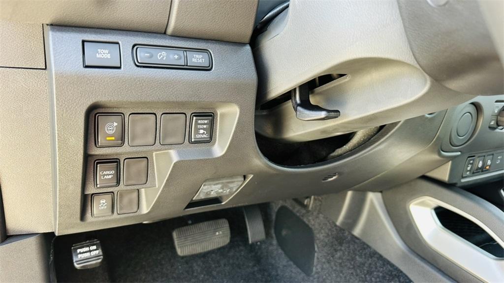new 2025 Nissan Frontier car, priced at $34,441