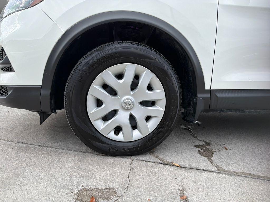 used 2020 Nissan Rogue Sport car, priced at $15,999