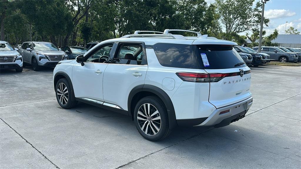 new 2025 Nissan Pathfinder car, priced at $48,922