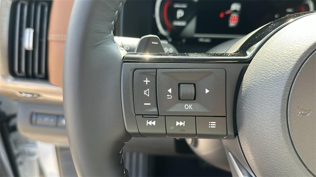 new 2025 Nissan Pathfinder car, priced at $48,922