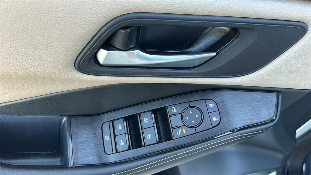 used 2023 Nissan Rogue car, priced at $21,200