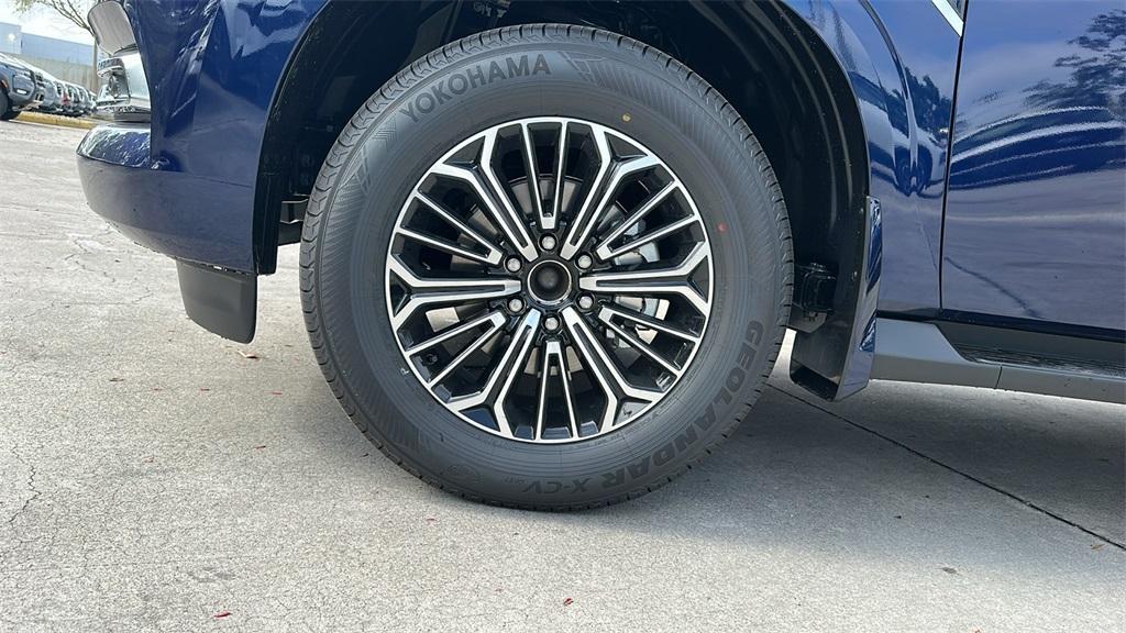 new 2025 Nissan Armada car, priced at $65,930