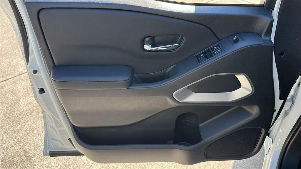 new 2025 Nissan Frontier car, priced at $34,441