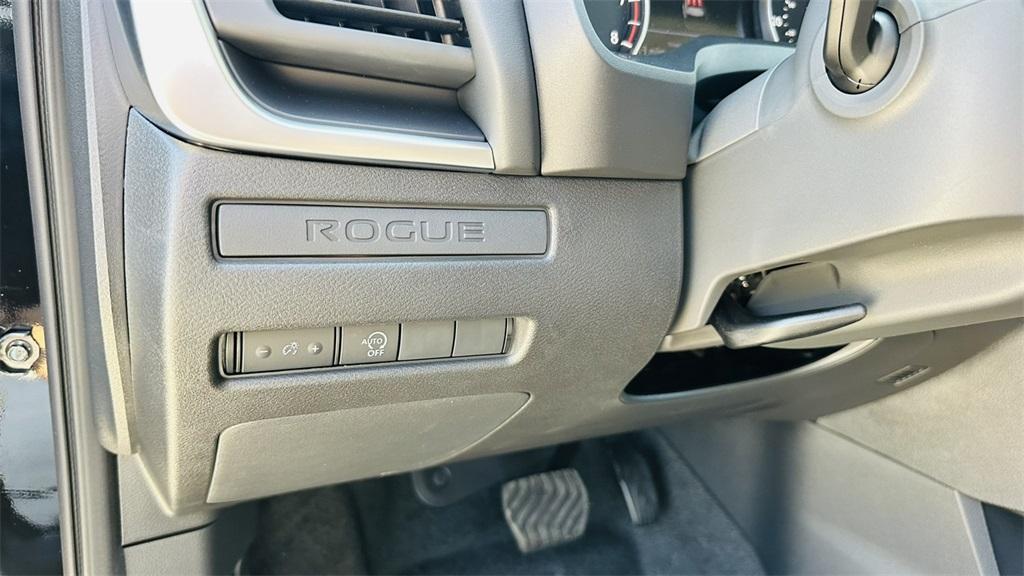 new 2025 Nissan Rogue car, priced at $29,601