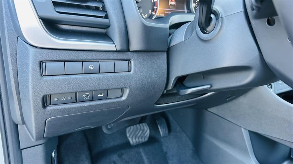 new 2025 Nissan Rogue car, priced at $31,062