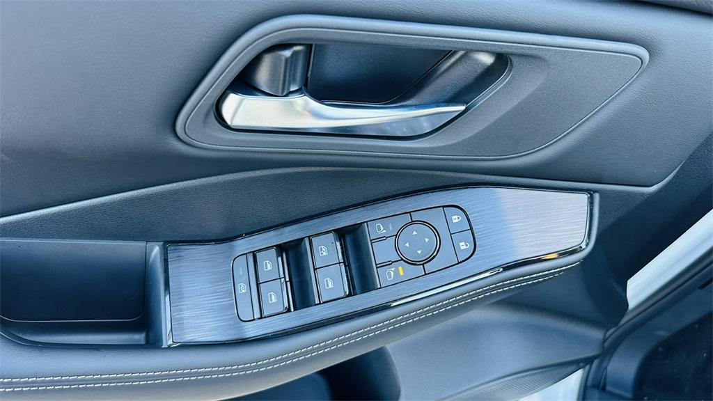 new 2025 Nissan Rogue car, priced at $32,312