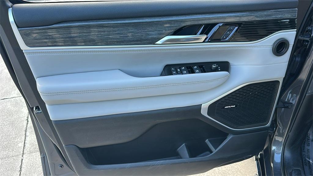 used 2022 Jeep Wagoneer car, priced at $32,999