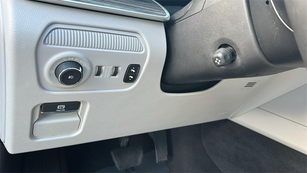 used 2022 Jeep Wagoneer car, priced at $32,999