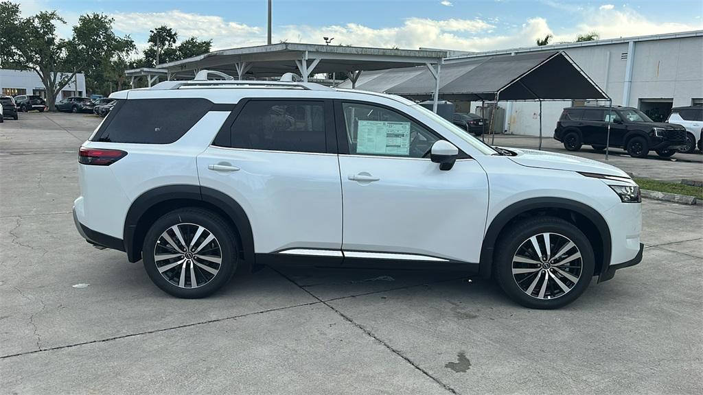 new 2025 Nissan Pathfinder car, priced at $49,619