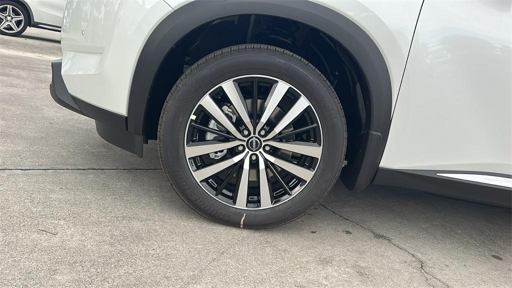 new 2025 Nissan Pathfinder car, priced at $49,619