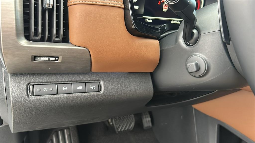 new 2025 Nissan Pathfinder car, priced at $49,619