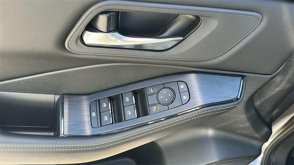 used 2024 Nissan Rogue car, priced at $25,100