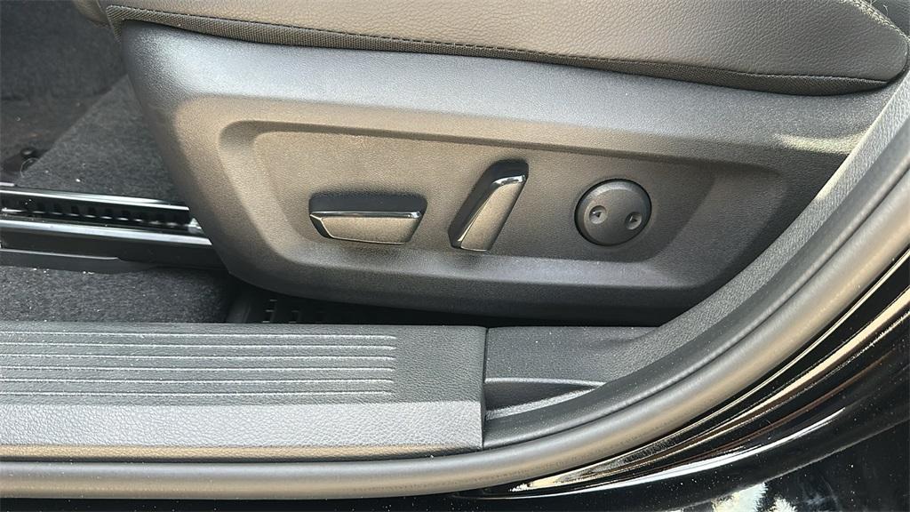 new 2025 Nissan Rogue car, priced at $35,287