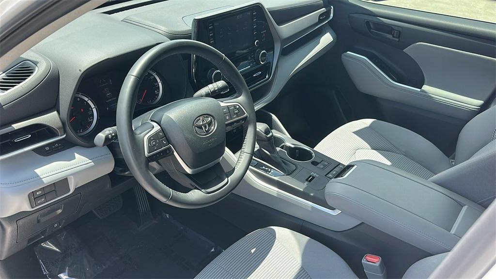 used 2022 Toyota Highlander car, priced at $29,888