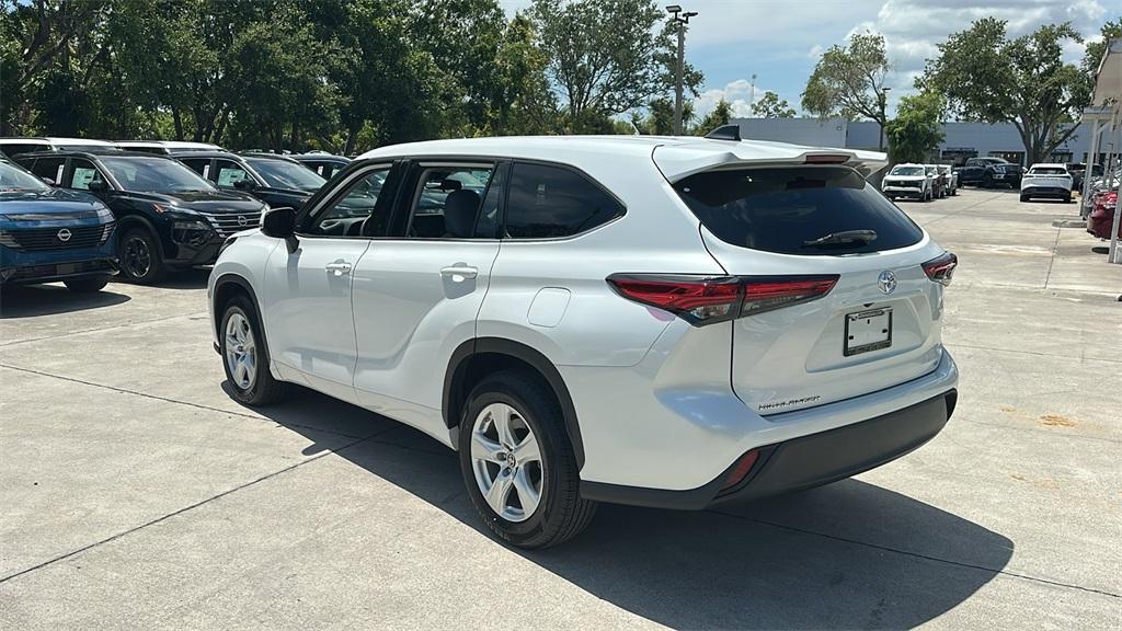 used 2022 Toyota Highlander car, priced at $29,888