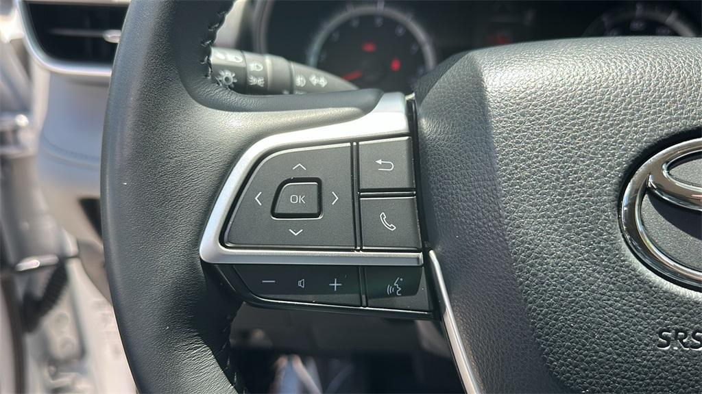 used 2022 Toyota Highlander car, priced at $29,888