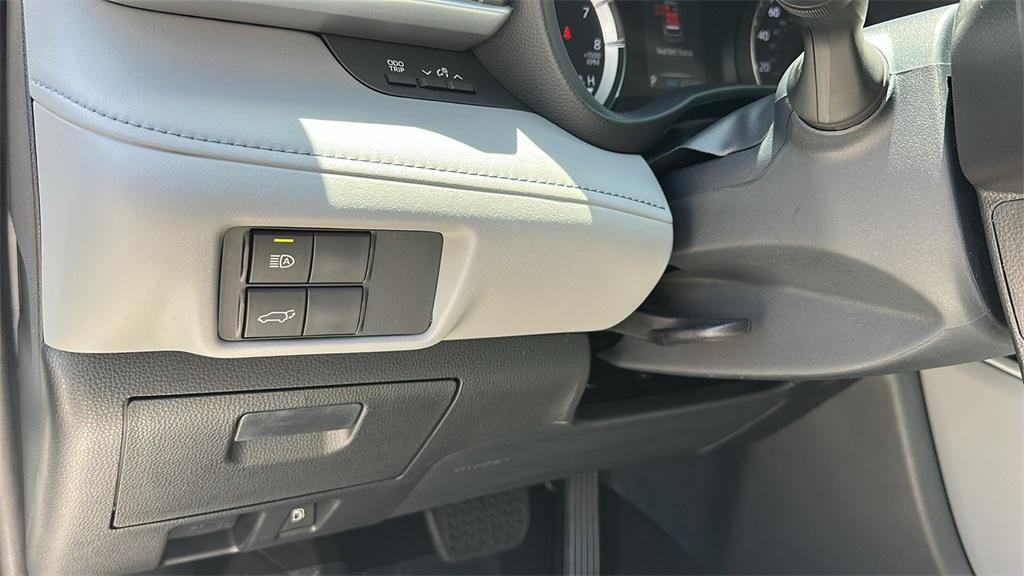 used 2022 Toyota Highlander car, priced at $29,888