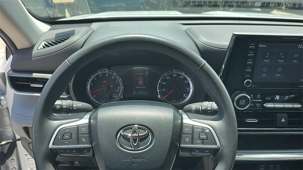 used 2022 Toyota Highlander car, priced at $29,888